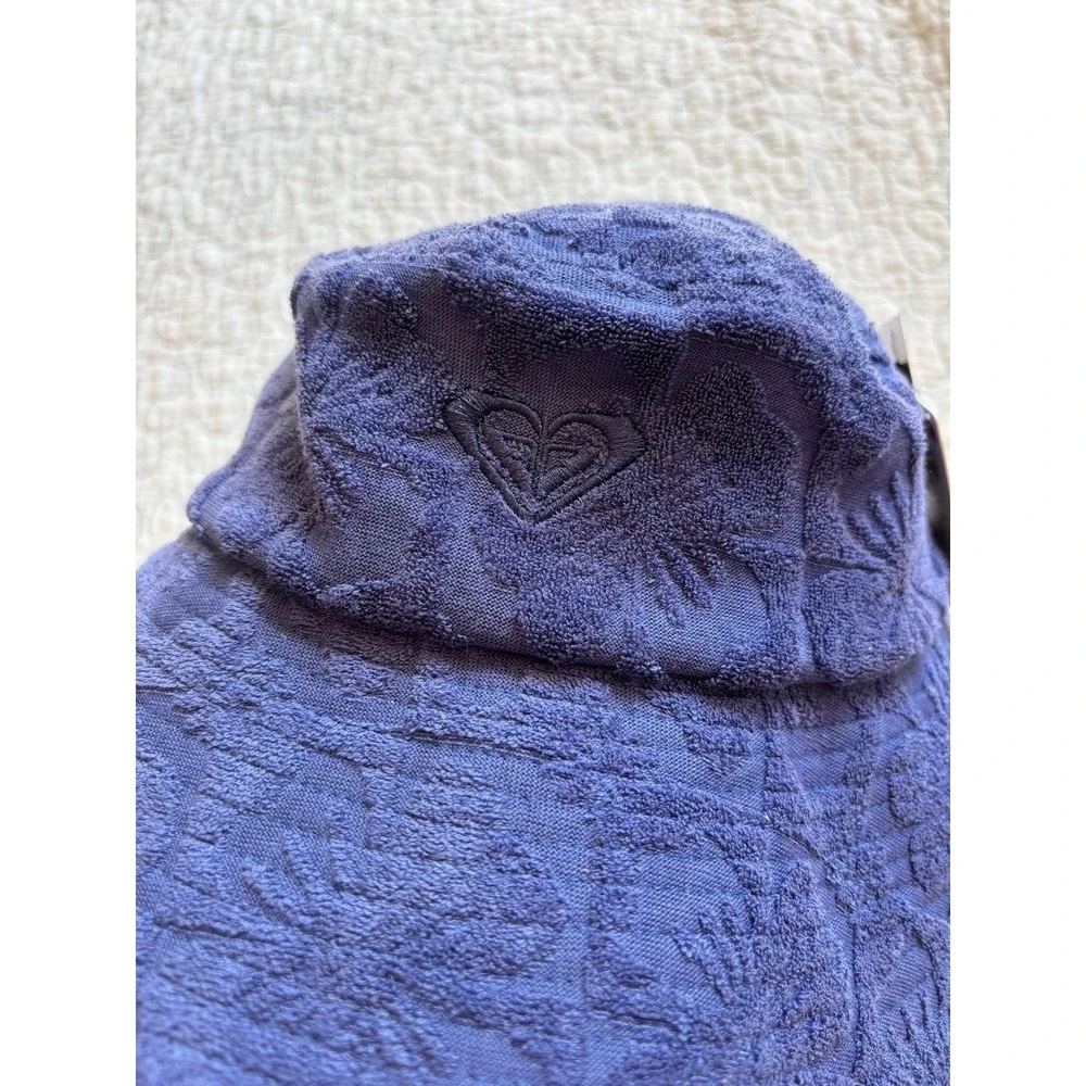 Roxy Blue Terry Cloth Floral Embossed Bucket Hat Womens Small/Medium